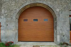 Portes de garage sectionnelles menuiserie Mougin Haute-Saone